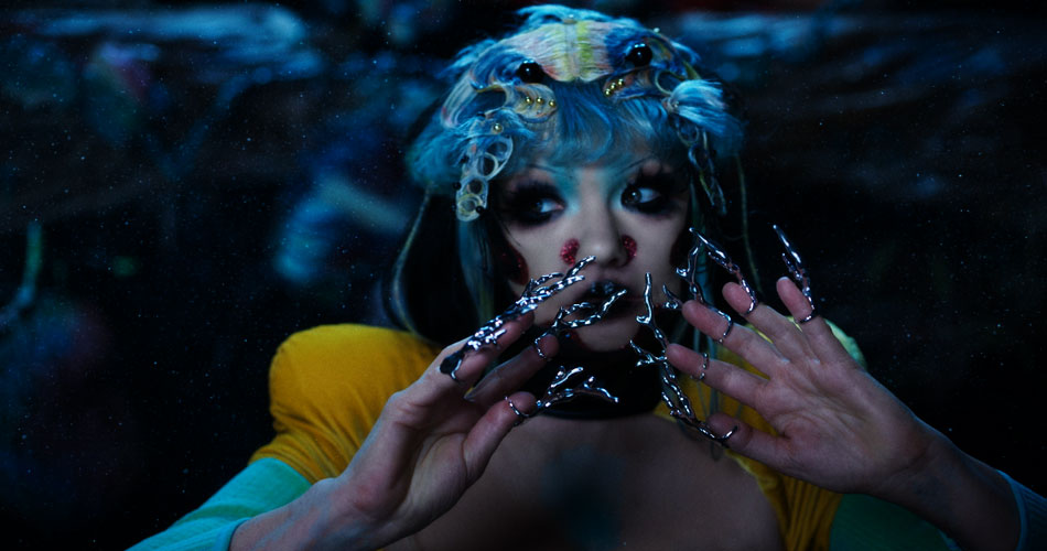 Björk, atração do Primavera Sound SP, libera novo single; veja clipe de “Atopos”