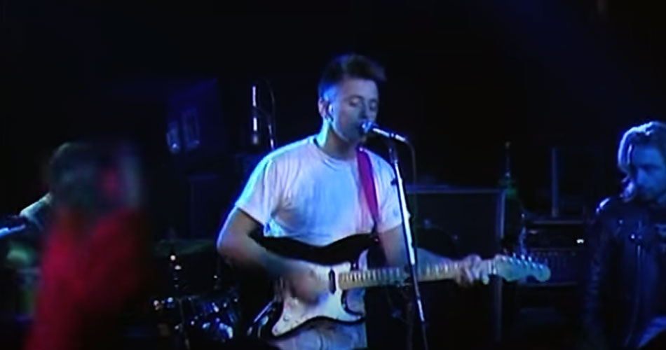 Vídeo de 1985 do New Order pode ter flagrado viajante do tempo filmando show com smartphone