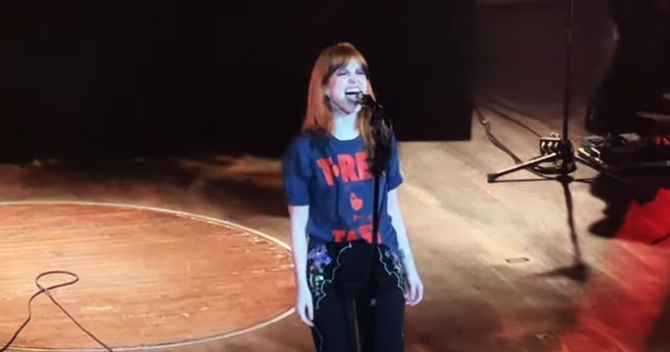 Watch Paramore perform new song 'Running Out Of Time