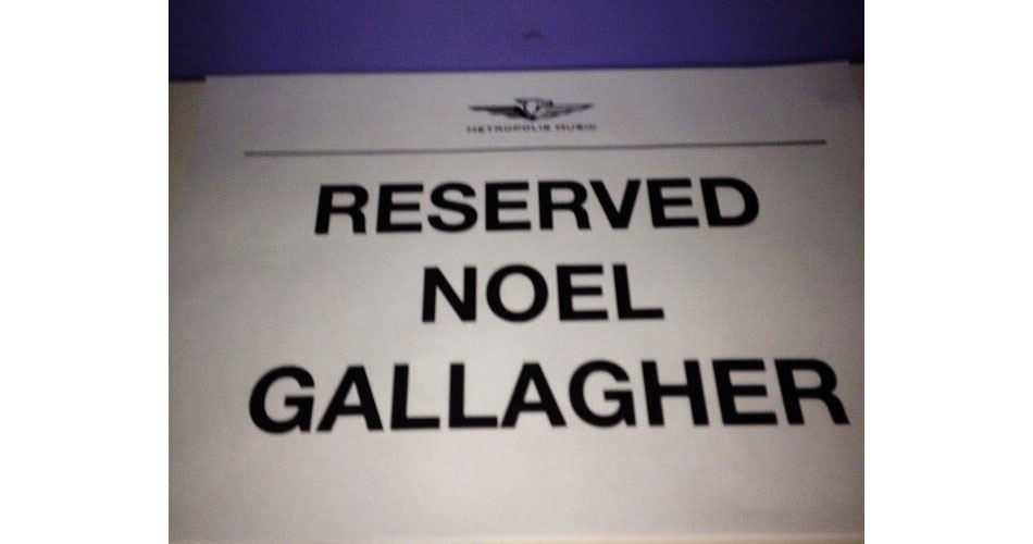 Liam Gallagher reserva lugar para irmão Noel em seus shows solo