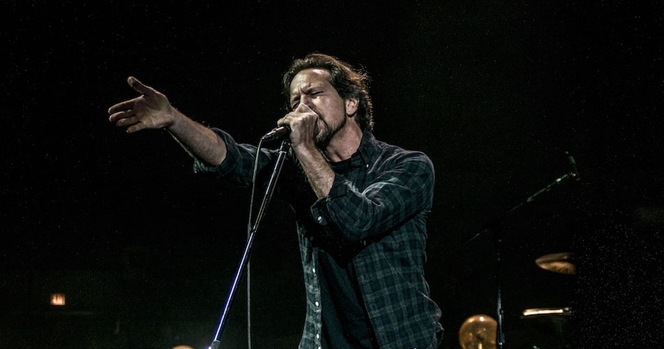 Pearl Jam cancela show na Inglaterra após Eddie Vedder apresentar problemas com a voz
