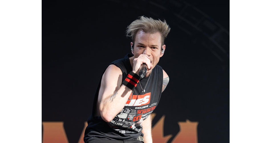 Deryck Whibley, do Sum 41, desmente rumores sobre entrada no Linkin Park