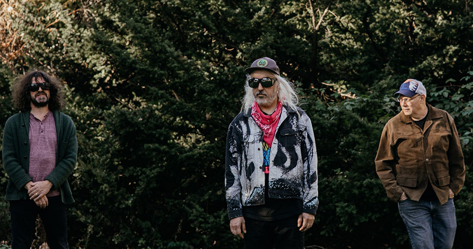 Dinosaur Jr. vem ao Brasil; confira line-up completo do Balaclava Fest