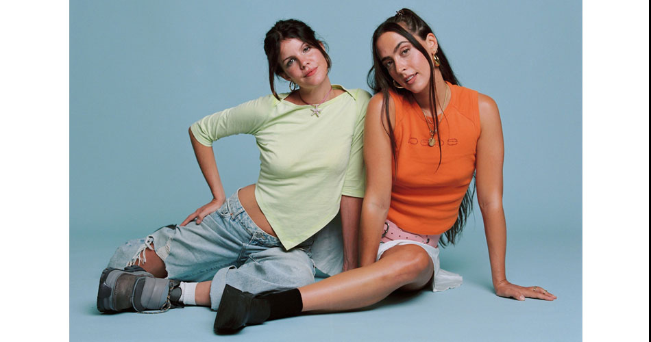 Hinds está de música nova; conheça “The Bed, The Room, The Rain and You”