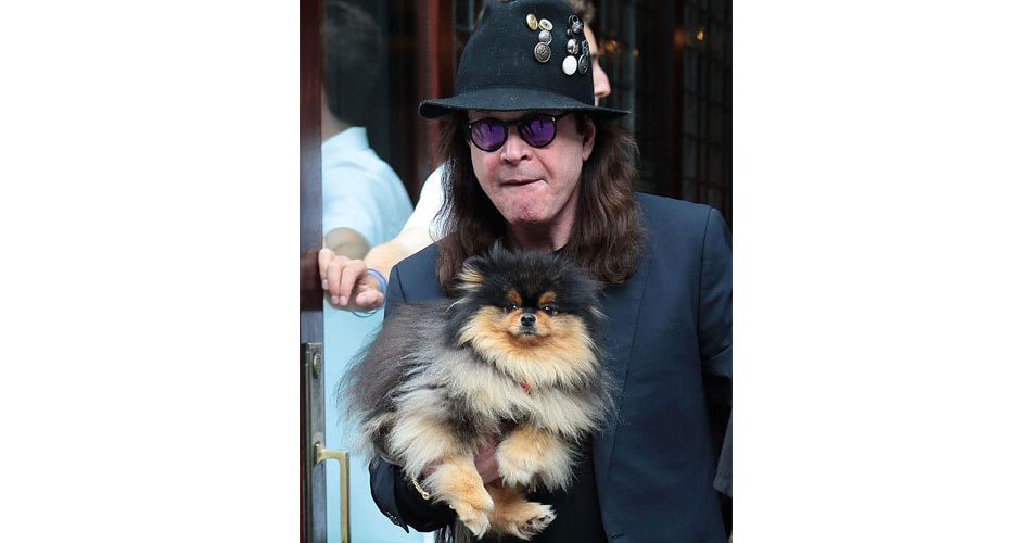 Ozzy Osbourne lamenta a morte de seu cachorrinho Rocky