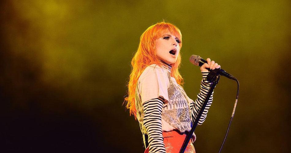 Paramore presta homenagem a Freddie Mercury durante show em Wembley