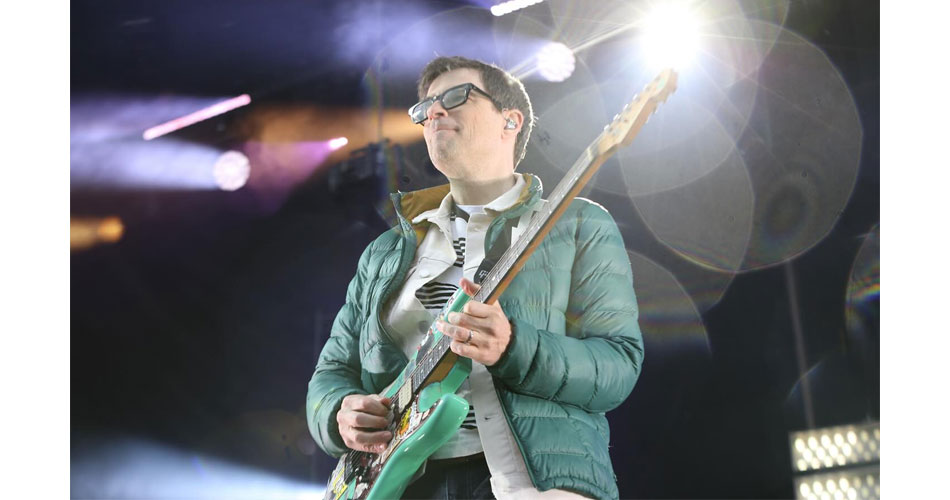 Weezer celebra retorno do Oasis com vídeo de “Wonderwall”