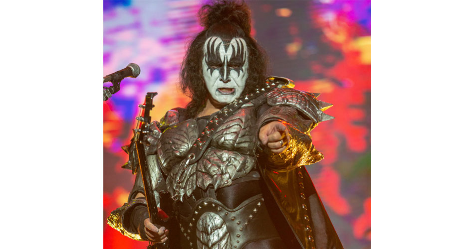 Gene Simmons, do KISS, manda a real sobre preços de ingressos: “Não gosta do preço? Não compre!