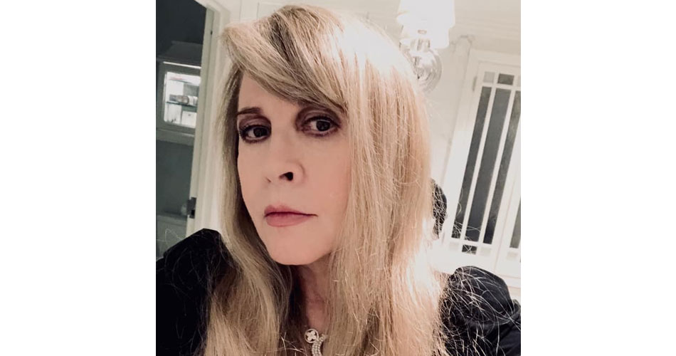 Stevie Nicks defende direito ao aborto em seu novo single “The Lighthouse”