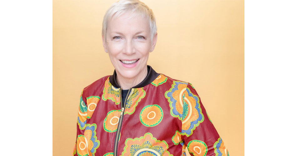 Annie Lennox clama por paz em meio ao conflito Israel-Palestina