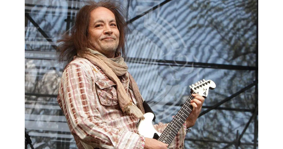 Após ser baleado, Jake E. Lee diz que está se recuperando “surpreendentemente bem”