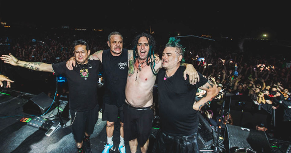 Ícone do punk, NOFX faz último show de sua turnê de despedida