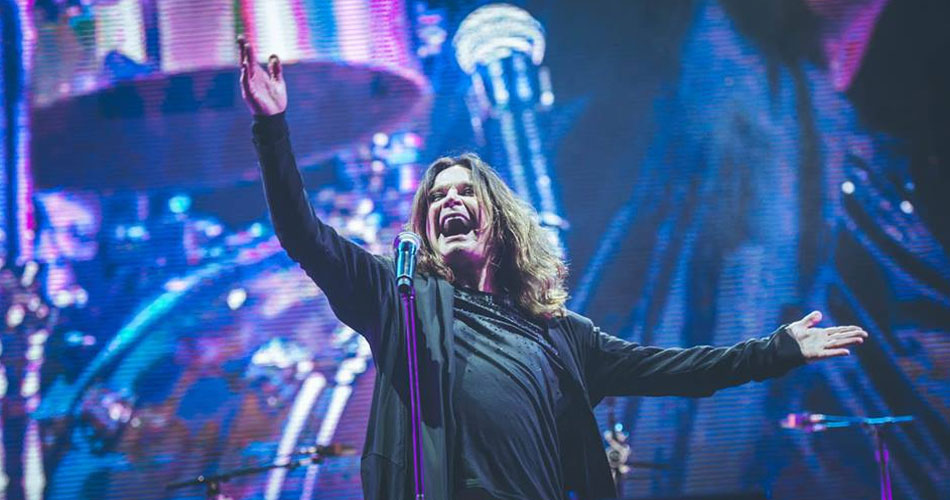 Ozzy Osbourne revela que voltou a fumar maconha